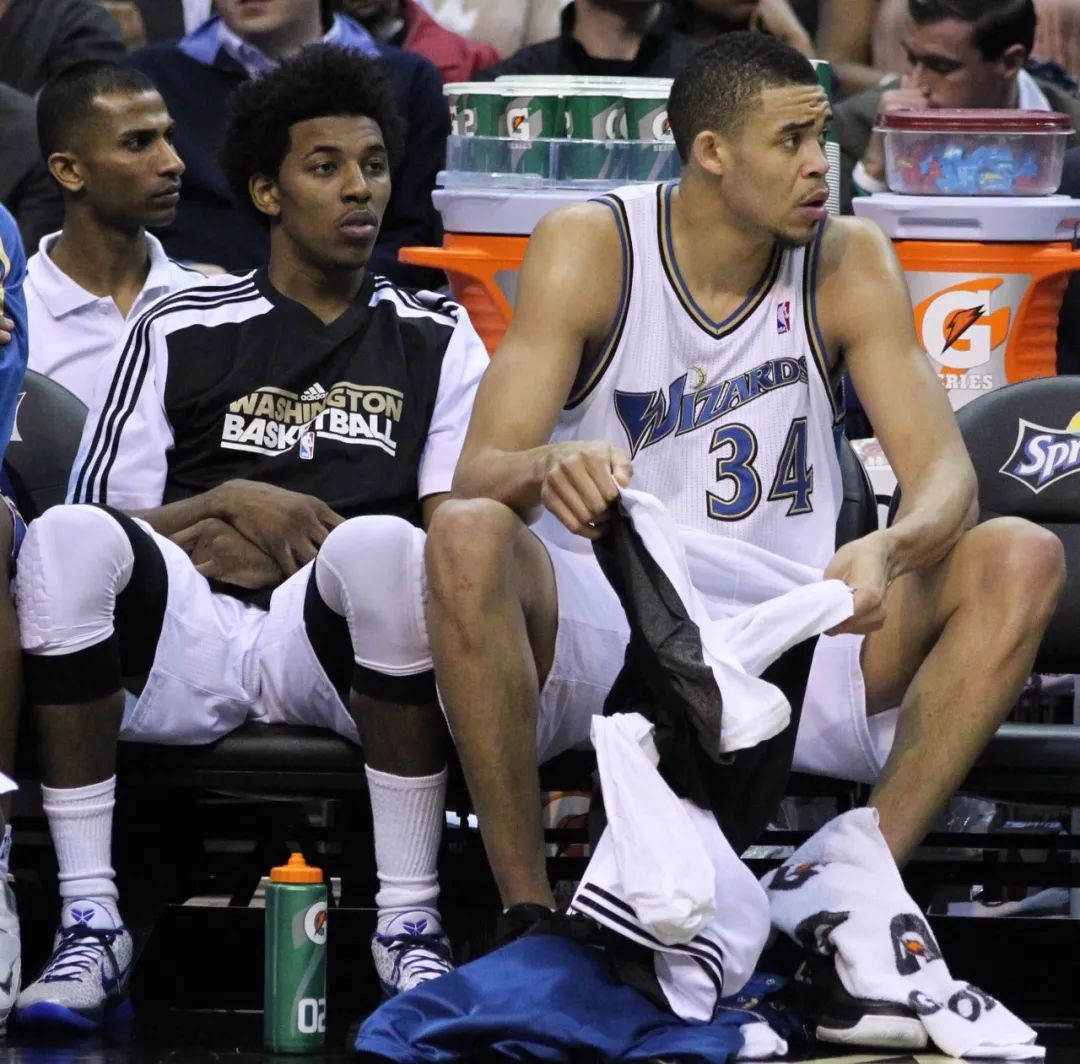 向用第二条 向用第二条