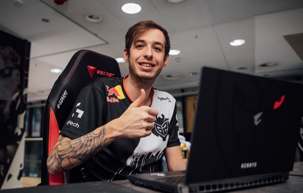 手在主场以 手在主场以